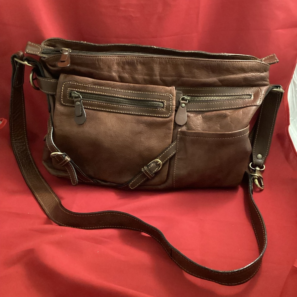 The Trend Designed in Italy Brown leather purse